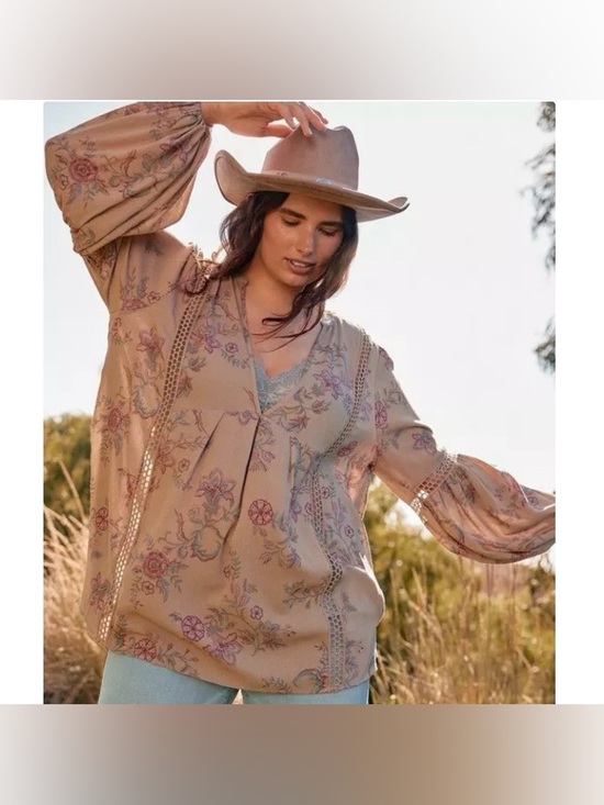 torrid Tops - NWT Festive Western Torrid Festi Inset Gauze Tunic Size 3X